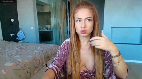 Monique online show from January 14, 9:06 am