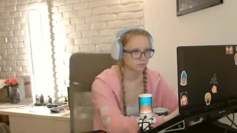 Amanda online show from June 5, 8:03 pm