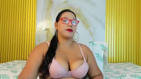 deepandcurvy online show from April 23, 11:51 am