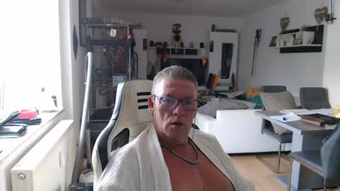 deinprinz2312 online show from June 18, 6:19 am