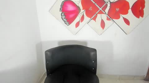 deisyhot23 online show from April 2, 4:20 am