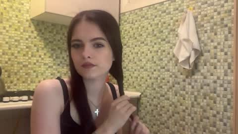 Kiki online show from April 7, 5:15 pm