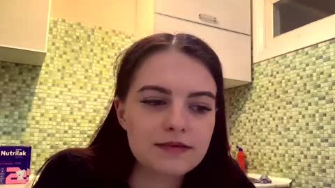 Kiki online show from April 2, 5:09 pm