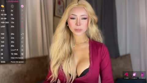 Hello your loving faye 3 online show from April 20, 9:45 am