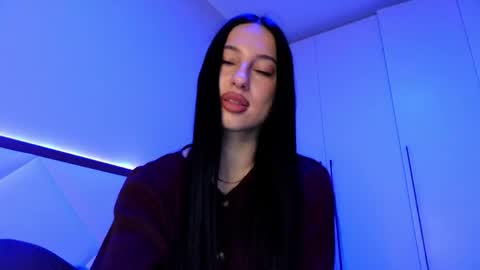 delly_love online show from April 28, 8:13 pm