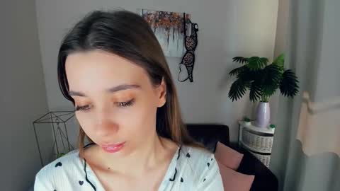 Eliza online show from March 24, 10:43 am