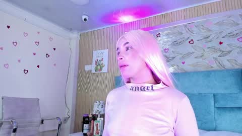 Delia online show from April 12, 11:58 am