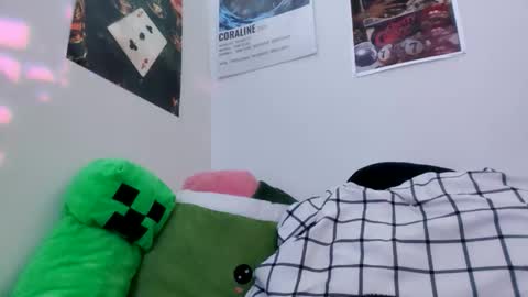 delululaya online show from March 6, 1:54 pm