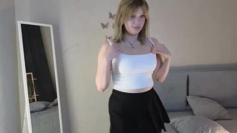 Maya  online show from December 16, 7:53 pm