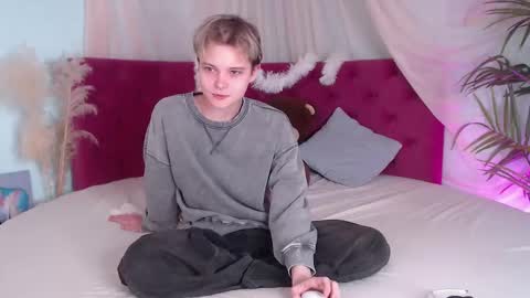 demianenglen online show from September 23, 9:54 pm