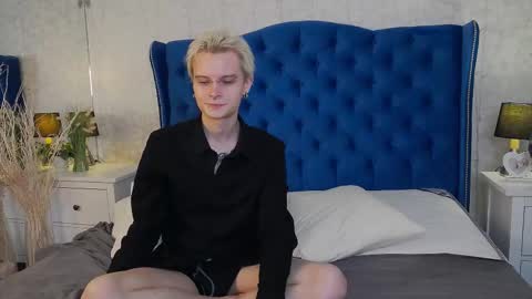 demianenglen online show from March 8, 8:46 pm