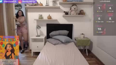    online show from November 25, 9:02 pm