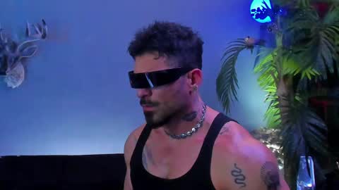 dennis_cox_ online show from May 22, 9:49 am