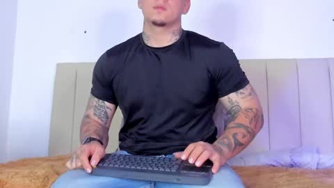 Snapshot of dennis_munera chatting on September 13, 1:35 pm dennis munera online show from September 13, 1:35 pm