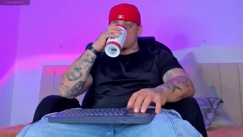 Snapshot of dennis_munera chatting on September 18, 12:31 pm dennis munera online show from September 18, 12:31 pm