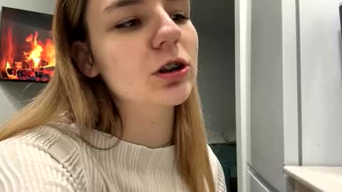 Denni online show from March 10, 5:39 pm