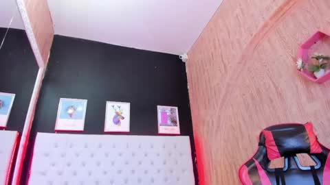 dennyzeans online show from December 5, 11:52 am