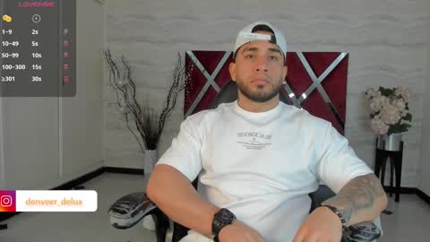 Snapshot of denvver chatting on October 3, 11:40 am Denver online show from October 3, 11:40 am