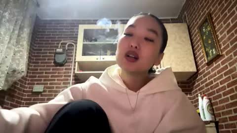 Emma online show from December 20, 3:52 pm