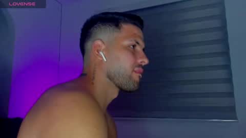 dereckhardd online show from April 17, 3:53 am