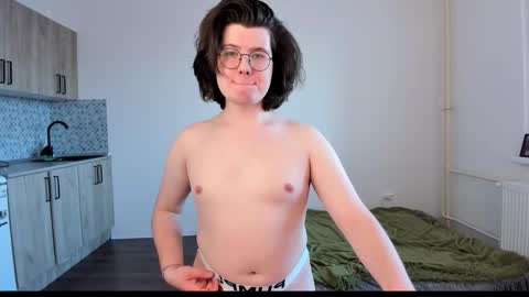 Derek online show from February 4, 12:53 pm