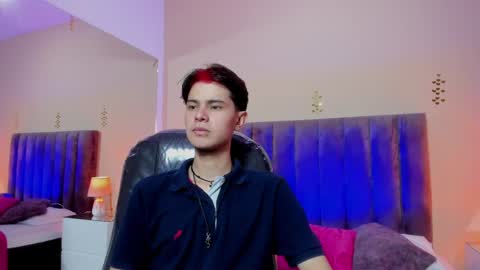 derek_sinn online show from March 28, 8:43 pm