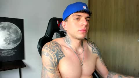 derekmuller11 online show from April 23, 4:08 pm