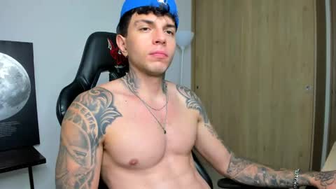 derekmuller11 online show from April 23, 12:51 am