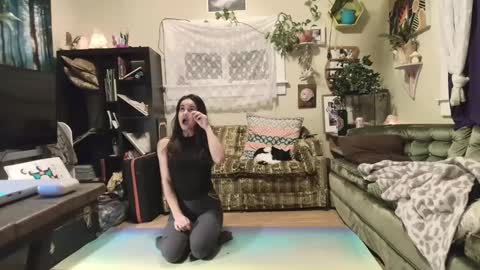 desimonroe online show from December 2, 5:30 am