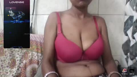 Snapshot of desiprincessaga chatting on September 29, 6:01 am desiprincessaga online show from September 29, 6:01 am