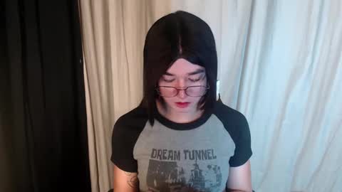 Snapshot of desirable_lorinexx chatting on March 9, 3:01 am LORINE online show from March 9, 3:01 am