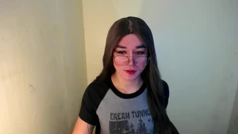 Snapshot of desirable_lorinexx chatting on February 7, 4:35 pm LORINE online show from February 7, 4:35 pm