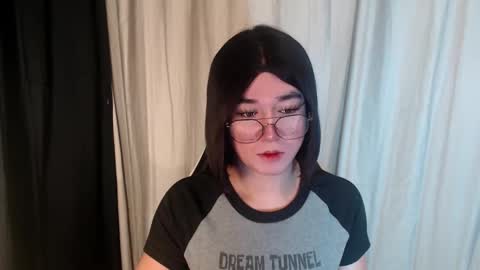 Snapshot of desirable_lorinexx chatting on March 9, 11:14 pm LORINE online show from March 9, 11:14 pm