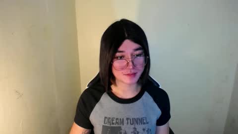 Snapshot of desirable_lorinexx chatting on February 22, 9:15 pm LORINE online show from February 22, 9:15 pm