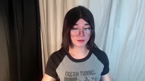 Snapshot of desirable_lorinexx chatting on March 9, 10:52 am LORINE online show from March 9, 10:52 am