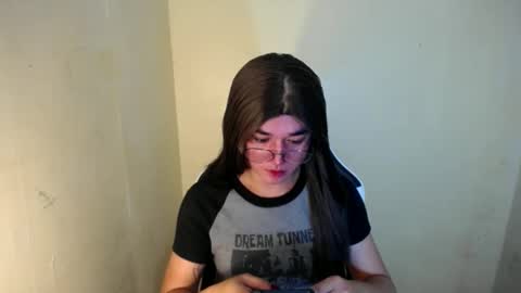 Snapshot of desirable_lorinexx chatting on February 20, 12:25 pm LORINE online show from February 20, 12:25 pm