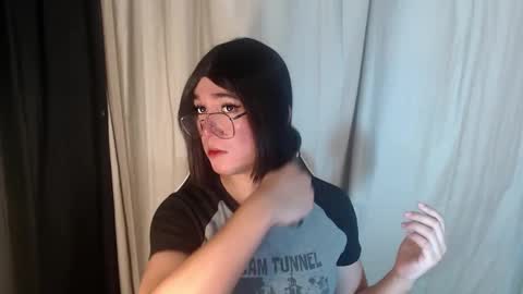 Snapshot of desirable_lorinexx chatting on March 9, 7:45 am LORINE online show from March 9, 7:45 am