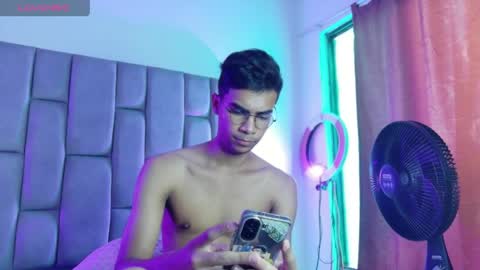 desire4duo online show from April 23, 12:29 pm