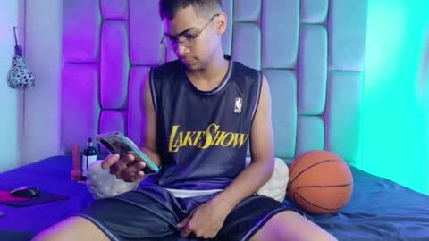 desire4duo online show from March 7, 6:08 pm