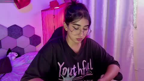 TORI AND MR. BEAR online show from March 28, 5:36 pm