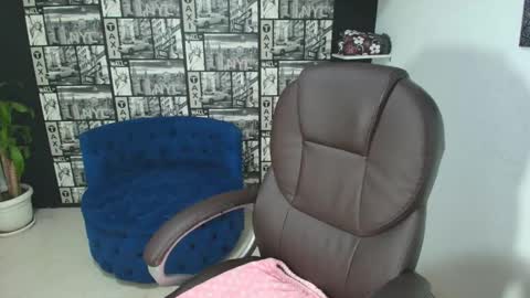 Snapshot of desiring__angel chatting on October 5, 6:22 am Desiring Angel online show from October 5, 6:22 am