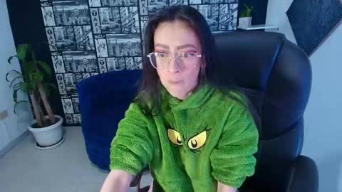 Desiring Angel online show from December 15, 12:23 pm