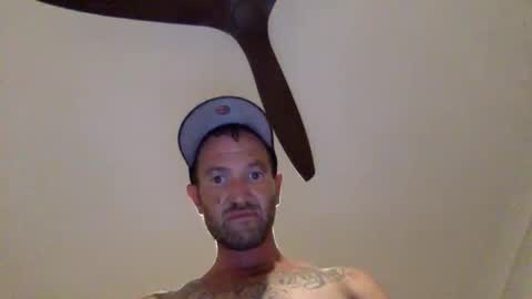 deusemcee92 online show from April 13, 1:37 pm