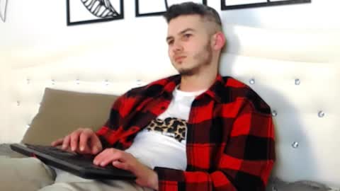 devin_ho online show from March 3, 2:06 pm