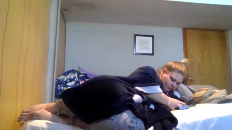 Snapshot of devykitten2018 chatting on February 14, 3:47 pm devykitten online show from February 14, 3:47 pm