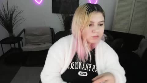 Dia online show from February 22, 7:27 pm