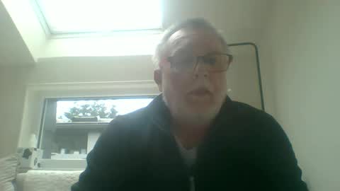 Snapshot of dial76 chatting on February 10, 2:26 pm dial76 online show from February 10, 2:26 pm