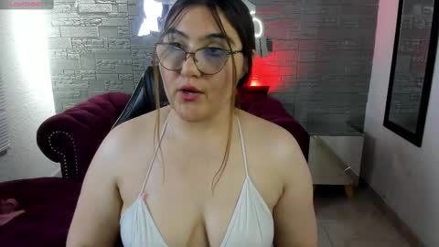 Snapshot of diamondfox_m chatting on September 28, 4:49 pm Your Diamond online show from September 28, 4:49 pm