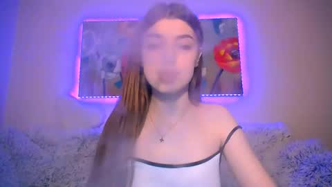 Snapshot of dianaa_lee chatting on March 1, 1:00 am DIANA online show from March 1, 1:00 am