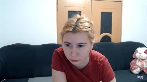 Snapshot of dianasmiey7 chatting on February 15, 9:05 am dianasmiey7 online show from February 15, 9:05 am